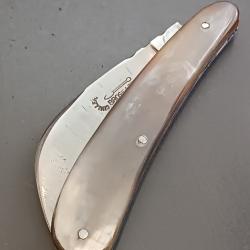 ANCIEN COUTEAU DE M&Eacute;TIER, BROSSARD, THIERS, manche CORNE, guilloch&eacute;