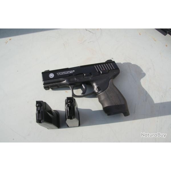 pistolet a bille calibre 6m/m marque TAURUS