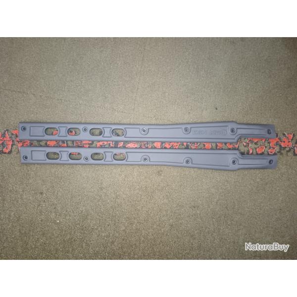 MDT 102263  PANNEAU LATERAUX POUR CHASSIS HS3 TOUS MODELS (SAVAGE) SAUF MOSSBERG/SAVAGE) "GRIS"