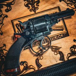 BEAU .380 WILLIAM TRANTER TR&Egrave;S RARE DANS CE CALIBRE !