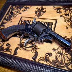 REVOLVER W. TRANTER "PATENT" cal. .380 - N&deg; 50119 - Tr&egrave;s rare - Superbe &eacute;tat / bronzage d'origine.