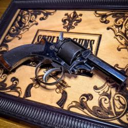 REVOLVER W. TRANTER "PATENT" cal. .380 - N&deg; 50119 - Tr&egrave;s rare - Superbe &eacute;tat / bronzage d'origine.