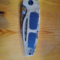 Couteau pliant camouflage automne. Neuf