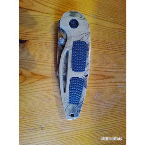 Couteau pliant camouflage automne. Neuf