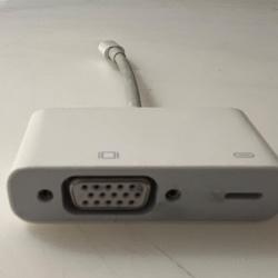 Connecteur Apple pour vid&eacute;o projecteur