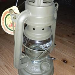 Lanterne &agrave; p&eacute;trole