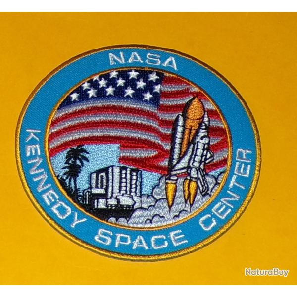 TISSU PATCH : NASA , KENNEDY SPACE CENTER  , DIAMETRE 9 CM , BON ETAT VOIR PHOTO . POUR TOUT RENSEIG