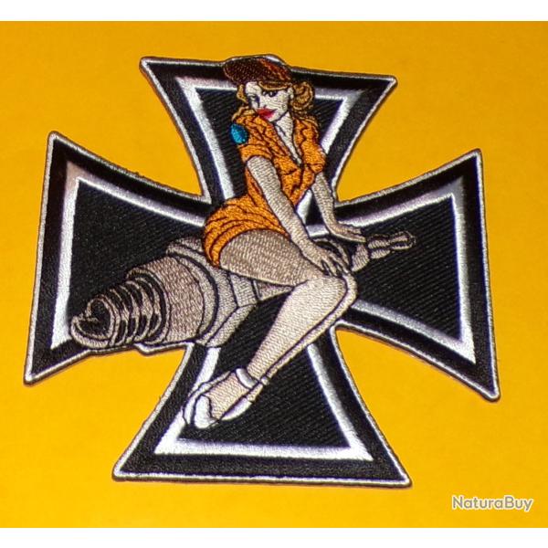 TISSU PATCH :  CROIX DE BIKER  , DIAMETRE 10 CM , BON ETAT VOIR PHOTO . POUR TOUT RENSEIGNEMENT ME C