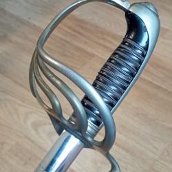 Sabre 1882 d'officier d'infanterie Back&eacute;s, Delacour. TBE