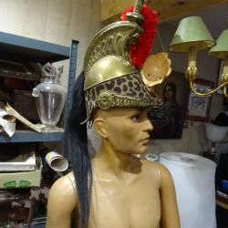 Casque troupe mod&egrave;le 1858 de dragon, bombe r&eacute;giment&eacute;e et garniture