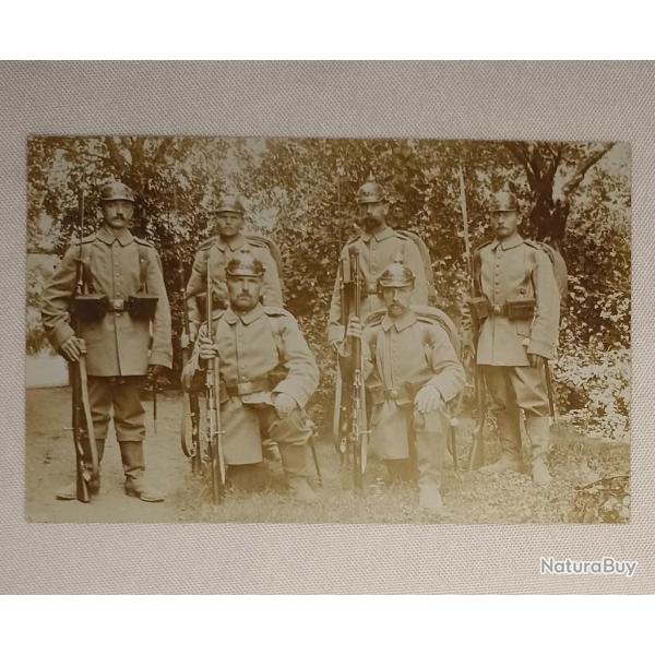 Carte photo groupe soldats Prussien feldgrau casque � pointe WW1