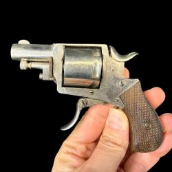 REVOLVER FABRICATION BELGE BULLDOG cal. 320