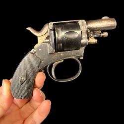 BULLDOG DE FABRICATION BELGE calibre 320