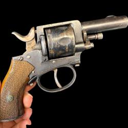 BULLDOG FABRICATION ALLEMANDE cal. 320