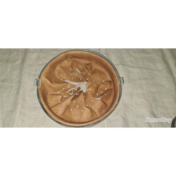 Int�rieur 66 de casque WW2 , belle patine