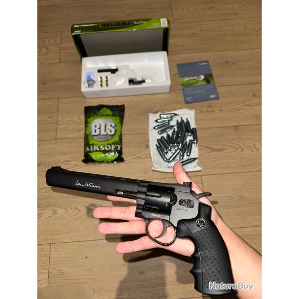 Dan wesson revolver