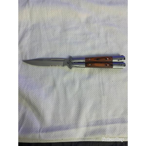 Couteau papillon Joker