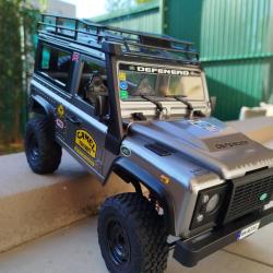 Land rover Defender radiocommand&eacute;