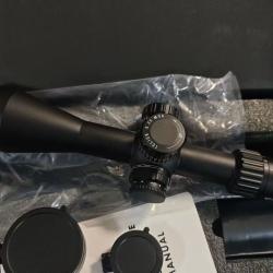 Lunette 5-25x56 Valiant EPIC MRAD offre un montage monobloc