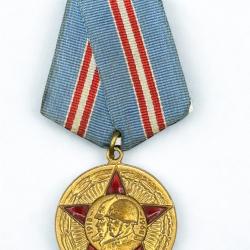(106.001) M&eacute;daille Urss du jubil&eacute; &laquo; 50 ans des Forces arm&eacute;es de l'URSS &raquo;