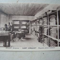 CPA AVEYRON  MILLAU  GANT   PEAUX