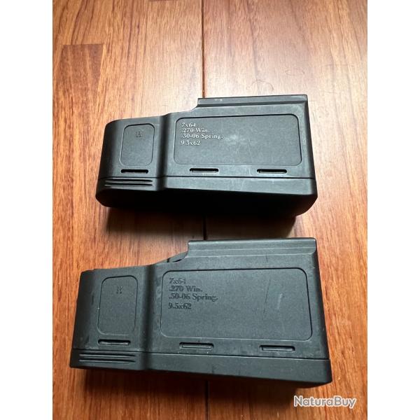 2 chargeurs Sauer 101 Calibres standard.