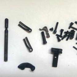 Lot de pi&egrave;ces pour revolver Schmidt 21