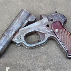 Lance fus&eacute;es allemand LP42 Leuchtpistole incomplet pour pi&egrave;ces iu r&eacute;novation