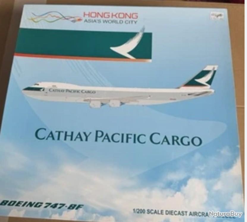 Maqueta Boeing 777-300 Cathay Pacific 32,5 CM Regalo de La Compañía