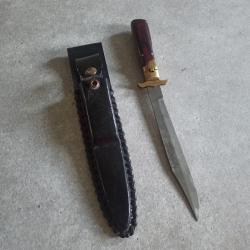 Couteau &agrave; ouverture assist&eacute;e, grande lame L&eacute;opard, poign&eacute;e bois et &eacute;tui cuir noir fermoir HS