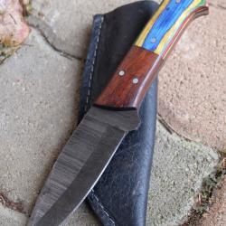 Skinner Couteau de Chasse Damas Lame 256 Couches Manche Bois Cocobolo Fabric Artisanale Etui Cuir