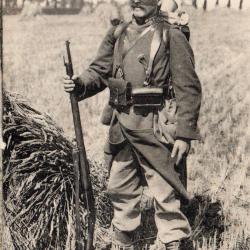 CPA - L'ARMEE FRANCAISE INFANTERIE SOLDAT EN FACTION -N&deg;7217