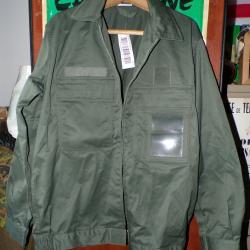 VESTE BLOUSON  DE TREILLIS DE  L'ARMEE DE L'AIR  DE L'ARMEE FRANCAISE AVEC ETIQUETTE DE 2008  , TAIL