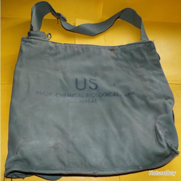 ARMEE AMERICAINE  : HOUSSE DE MAG M25A1 AVEC SANGLES , AVEC TAMPON SUR LE SAC  ,  VENDU EN BON ETAT