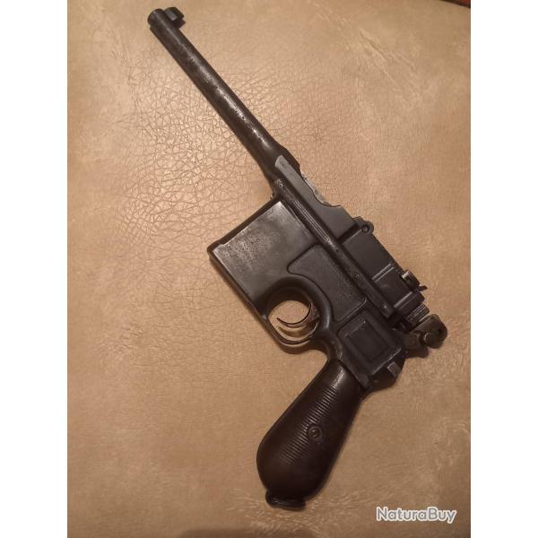MAUSER mod�le C 96 et son �tui fait maison