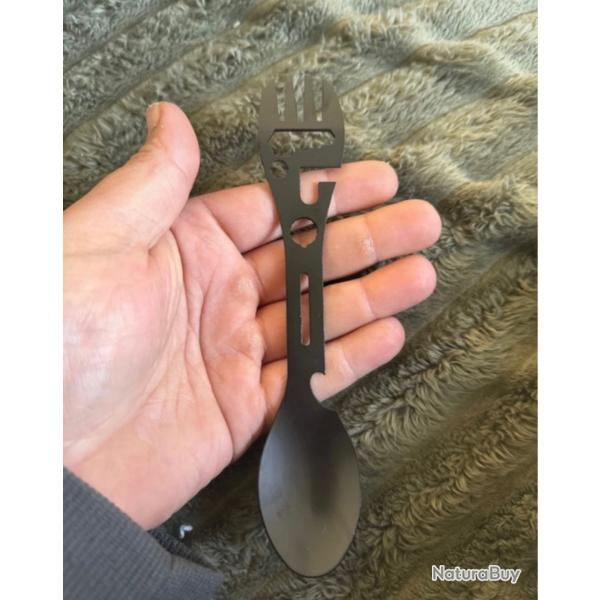 Couverts outdoor compacts