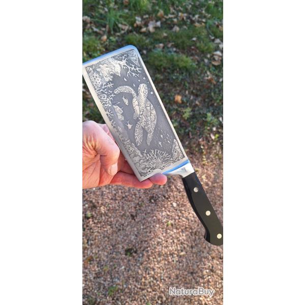 Couteau grav� unique FOND MARIN. Tortue de mer