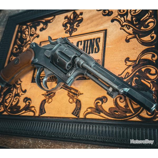 BEAU R�VOLVER 1882 SUISSE 32SWL/7.5 AVEC PV