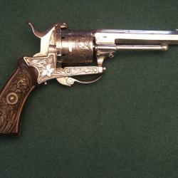 Revolver belge de type Lefaucheux - Gravure &agrave; fond creux (A609)