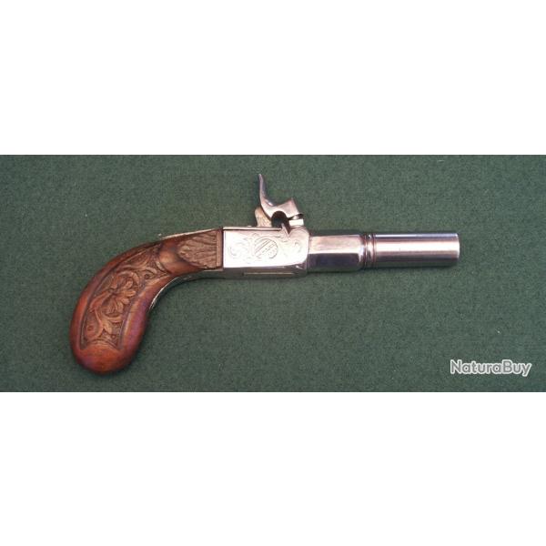 Pistolet � percussion - Crosse "banane" sculpt�e � fond creux (A617)