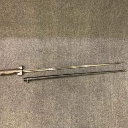 ba&iuml;onnette Lebel Avec fourreau au num&eacute;ro, bel &eacute;tat