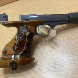 Pistolet Olympique Unique mod&egrave;le DES-69 cal22 lr VENDU AVEC 2 CHARGEURS -  1 � sans prix de reserve!