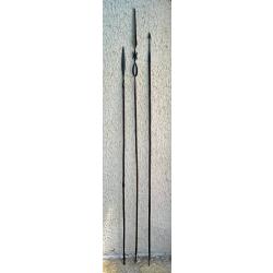LOT DE TROIS ANCIENNES LANCES AFRICAINES DU XIX&deg; SIECLE, 1 TOUAREG, 2 TUTSI