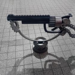 Sculpture r&eacute;plique de r&eacute;volver ou colt