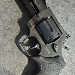 reveolver taurus 44 magnum