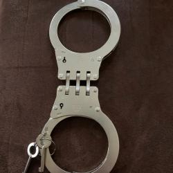Menottes Handcuffs