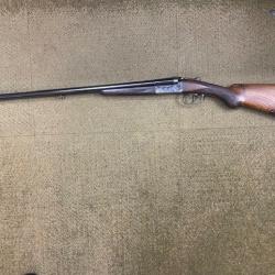 tr&egrave;s beau Fusil Robust cal 16 grav&eacute;