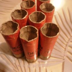 9 DOUILLES CARTONS D&Eacute;CATHLON DE CALIBRE 12 PERCUT&Eacute;ES