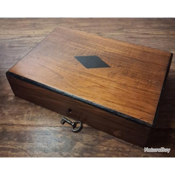 Coffret bo�te ancienne  pour r�volver  ou pistolet  Colt  duel smith  lefaucheux  az3