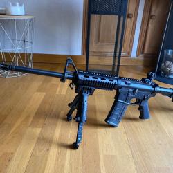 Smith et Wesson MP15 Sport 223 Remington, avec quatre chargeurs de 30 coups et un chargeur de 10